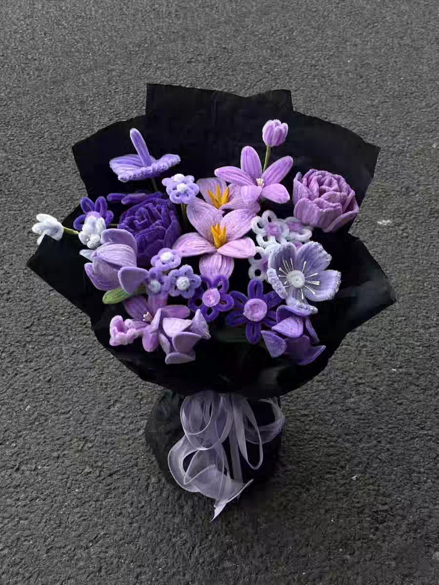 Handmade Crochet Lily & Rose Bouquet | Eternal Flower Home Decor Tabletop Ornament, Artisan Handcrafted Valentine’s Day Gift – Long-Lasting Yarn Floral Arrangement for Romantic Gifting - Mia-yarnwhiper