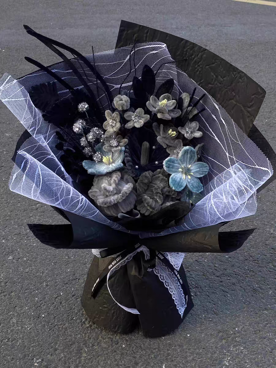 Handmade Crochet Dark Aesthetic Flower Bouquet | Eternal Flower Home Decor Tabletop Ornament, Artisan Handcrafted Gift – Long-Lasting Yarn Floral Arrangement for Edgy Home Styling & Special Occasions - Mia-yarnwhiper