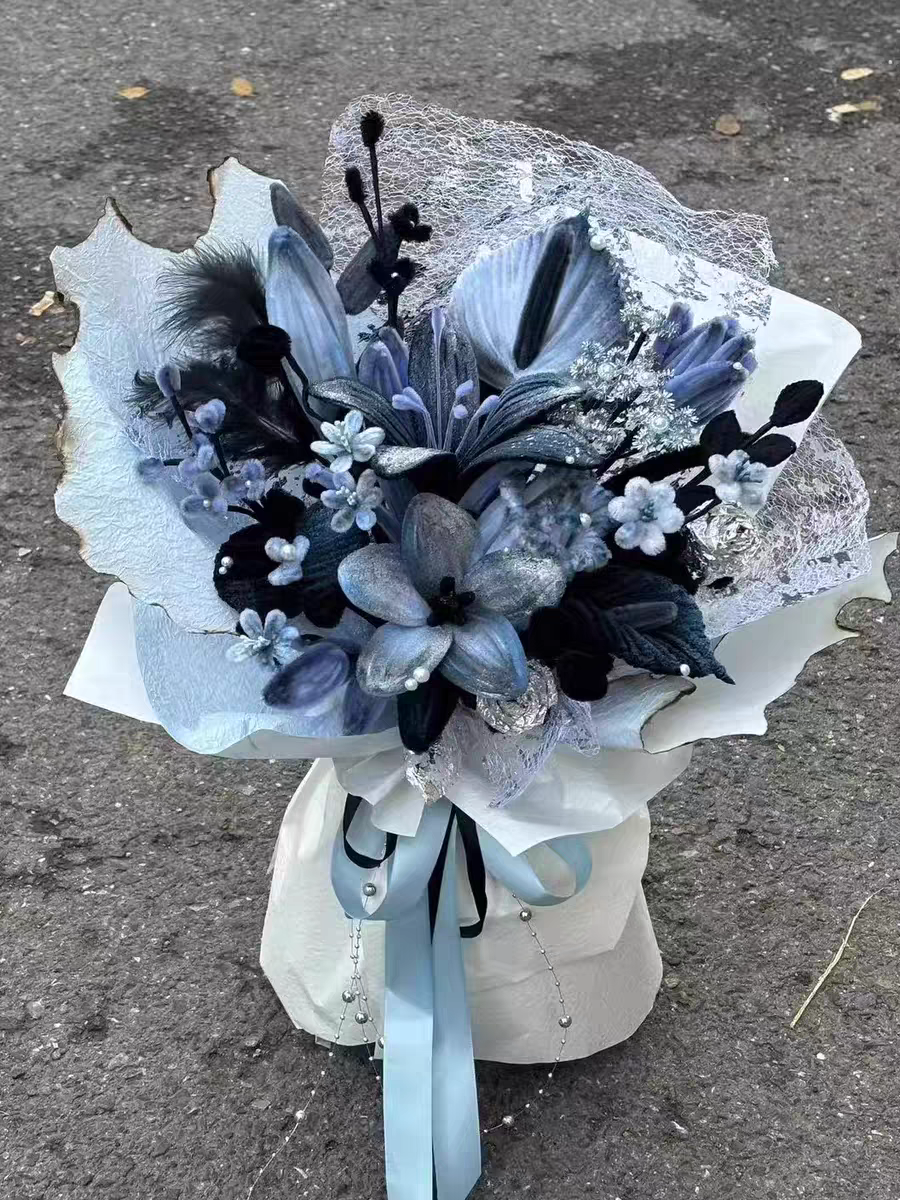 Handmade Crochet Dark Aesthetic Flower Bouquet | Eternal Flower Home Decor Tabletop Ornament, Artisan Handcrafted Gift – Long-Lasting Yarn Floral Arrangement for Edgy Home Styling & Special Occasions - Mia-yarnwhiper