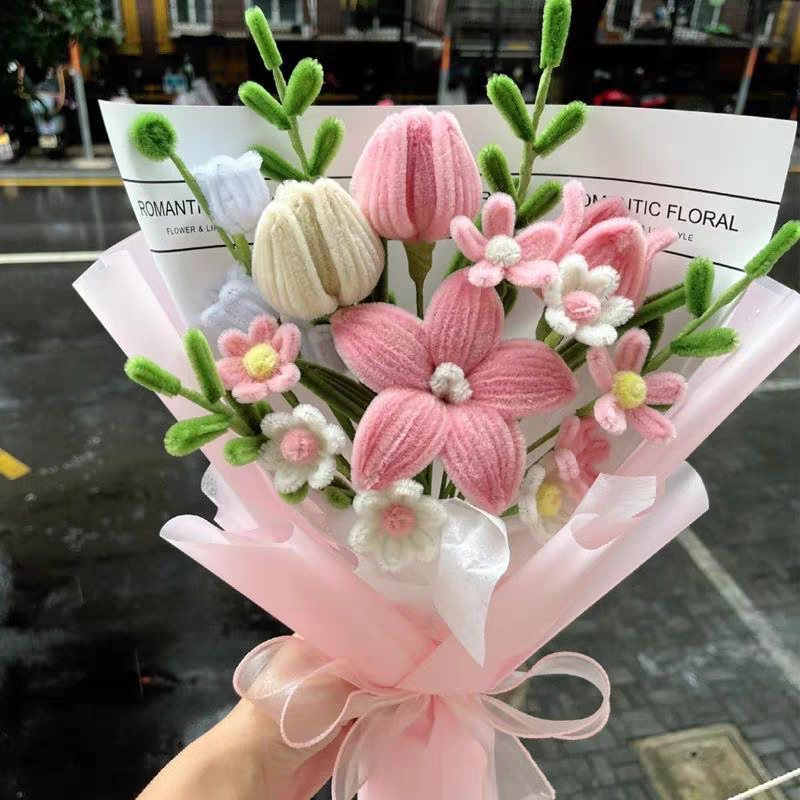 Handmade Crochet Pink Valentine’s Flower Bouquet | Eternal Flower Home Decor Tabletop Ornament, Artisan Handcrafted Gift – Long-Lasting Yarn Floral Arrangement for Romantic Occasions & Home Styling - Mia-yarnwhiper