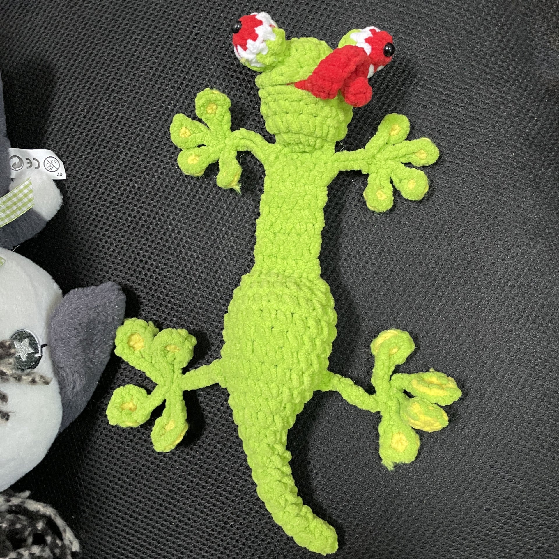 Funny Squashed Animal Crochet Door Stopper - Adorable Handmade Gecko/Frog/Santa Home Decor, Cute Functional Gift for Kids & Adults - Mia-yarnwhiper