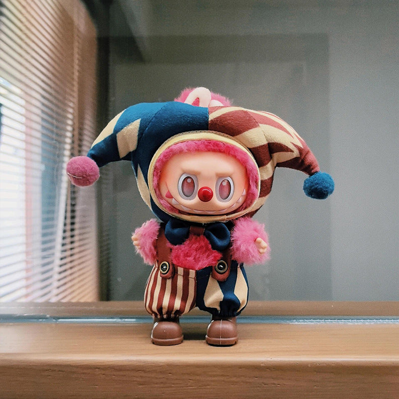 Cute Clown Outfit for 1/2/3 Gen Vinyl Dolls 17cm(Doll Not Included) - Handmade Crochet Jester Clothes, Soft Plush Costume with Hat & Bow, Doll Accessory Gift - Mia-yarnwhiper