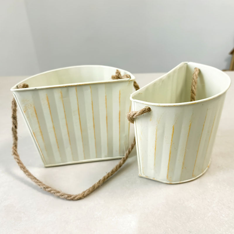 Vintage Hanging Metal Planter – Rustic Home & Patio Decor | Distressed Farmhouse Flower Pot Holder, Perfect for Indoor Wall Decor & Outdoor Garden Display, Charming Cottagecore Accent - Mia-yarnwhiper